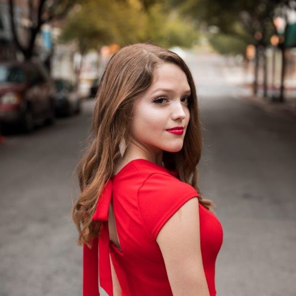 Meet your Posher, Dakota